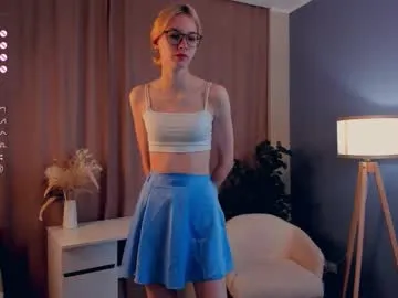 Serah201 – webcam model profile photo Image 13