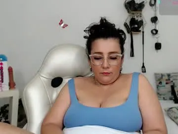 hotmilfbitch – webcam model profile photo Image 3