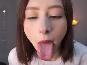 Katyerave – webcam model profile photo Image 3