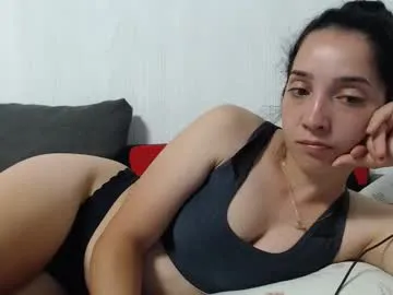 zizi_public – webcam model profile photo Image 11