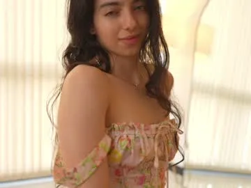 H_Kirachan – webcam model profile photo Image 4