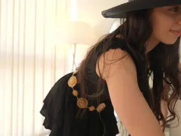 H_Kirachan – webcam model profile photo Image 8