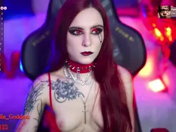 nelle_ Image 2