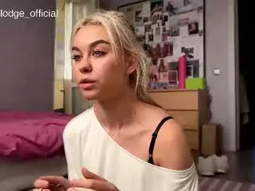 RedQQueen – webcam model profile photo Image 18