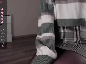 isisxoxx – webcam model profile photo Image 6