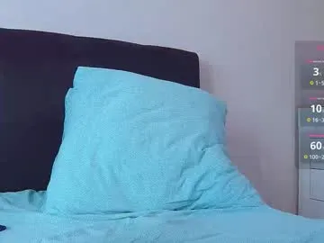 AYW-21 – webcam model profile photo Image 19