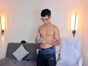 EmiliaCatalina – webcam model profile photo Image 16