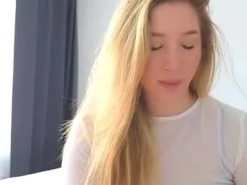 thanusi_2 – webcam model profile photo Image 11