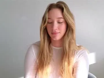 thanusi_2 – webcam model profile photo Image 18