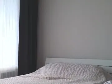 thanusi_2 – webcam model profile photo Image 9