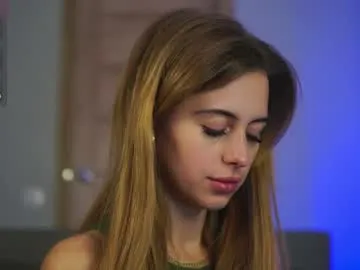 newMichelle – webcam model profile photo Image 12