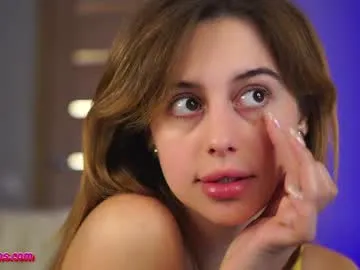 newMichelle – webcam model profile photo Image 3