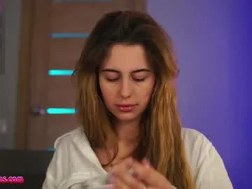 newMichelle – webcam model profile photo Image 8