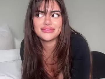 poutyselena Image 9