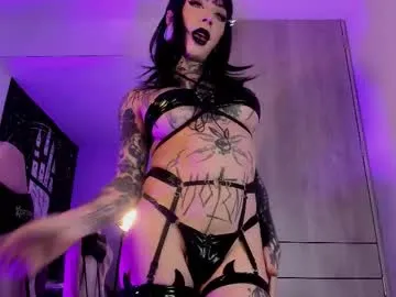 redNatified – webcam model profile photo Image 13