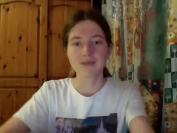 hyeony_s96 – webcam model profile photo Image 6