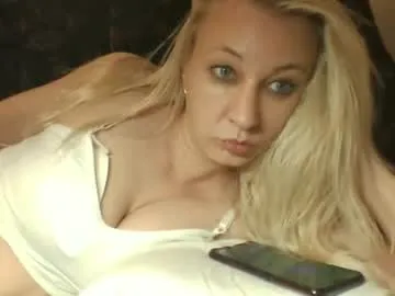 LadyLena1 – webcam model profile photo Image 9