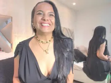 chanel_gold – webcam model profile photo Image 15