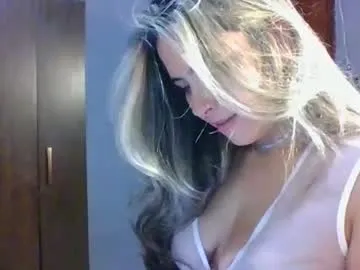 DoriDeluxe66 – webcam model profile photo Image 16