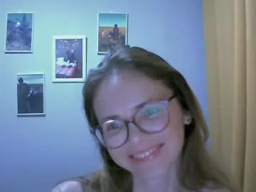 GFndBF – webcam model profile photo Image 3