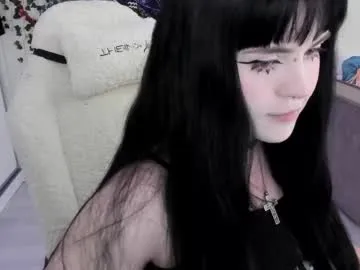 RedQQueen – webcam model profile photo Image 16