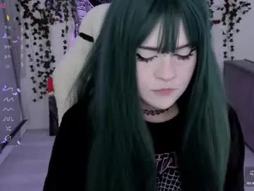 RedQQueen – webcam model profile photo Image 18