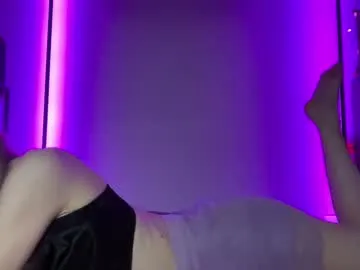 LaureMestler – webcam model profile photo Image 14