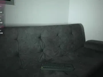 Puzdosia – webcam model profile photo Image 14