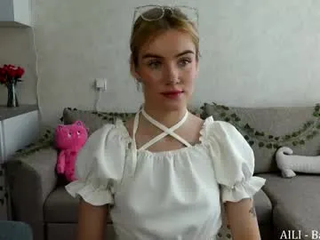 May-Squirt – webcam model profile photo Image 10