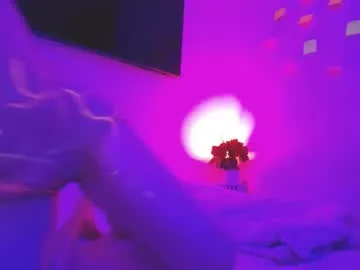 serena_willow – webcam model profile photo Image 8