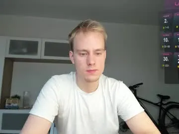 Almmaxxxx – webcam model profile photo Image 7