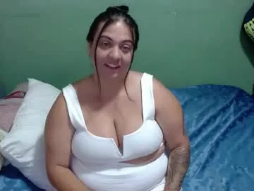 luckaisha – webcam model profile photo Image 12