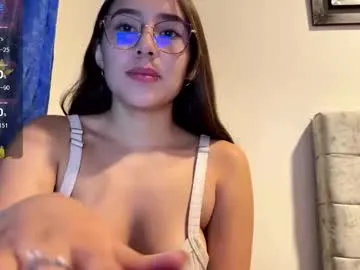 Almmaxxxx – webcam model profile photo Image 3