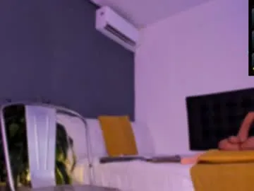 SheIsSomething – webcam model profile photo Image 11