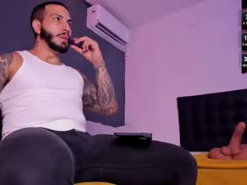 SheIsSomething – webcam model profile photo Image 12