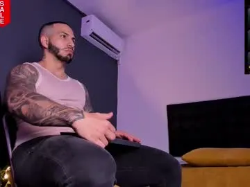 SheIsSomething – webcam model profile photo Image 15