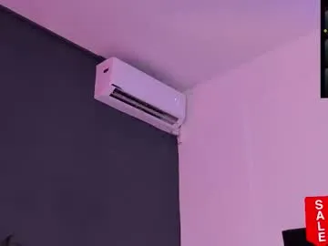 SheIsSomething – webcam model profile photo Image 17