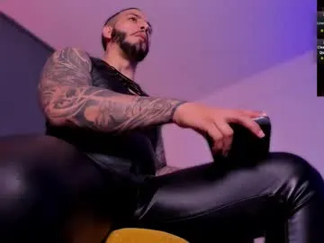 SheIsSomething – webcam model profile photo Image 9