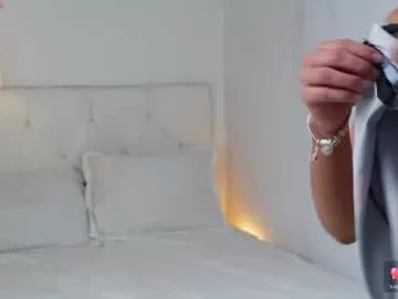 desitease – webcam model profile photo Image 12