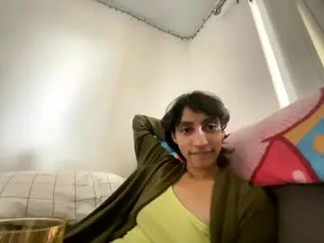 mc-Olivia – webcam model profile photo Image 4