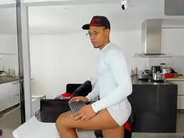 valerie_james3 – webcam model profile photo Image 11