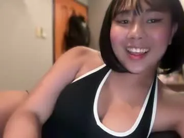 Petite_minette30 – webcam model profile photo Image 2