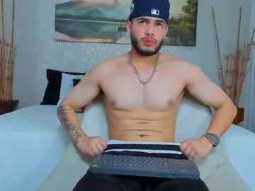 simonmartina – webcam model profile photo Image 2