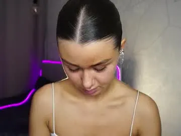 TopsyWilde – webcam model profile photo Image 8