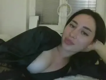 SLZAARA – webcam model profile photo Image 10