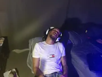 Alirawrz – webcam model profile photo Image 5