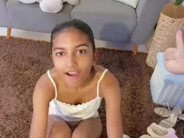 yuliethpetite Image 2