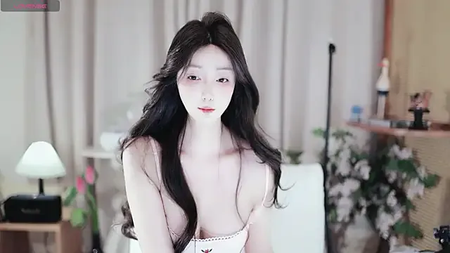 77momomo – webcam model profile photo Image 4