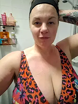 Lana-Grey – webcam model profile photo Image 2