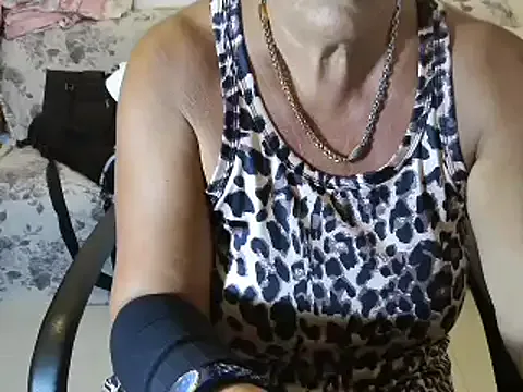 AKO_o0 – webcam model profile photo Image 10